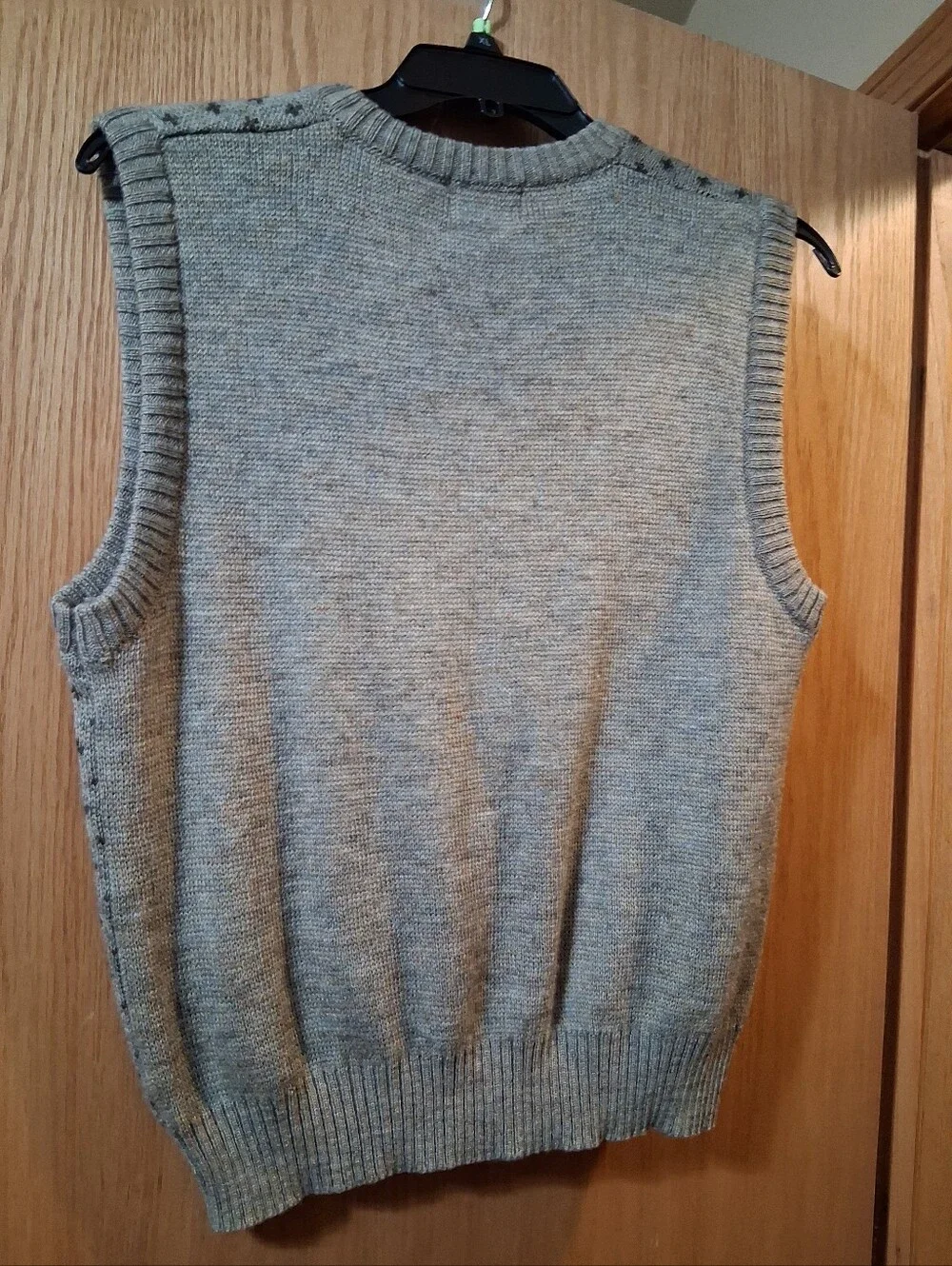 vintage knit sleeveless sweater Vest from the Fox Collection Pullover Sz 42-44